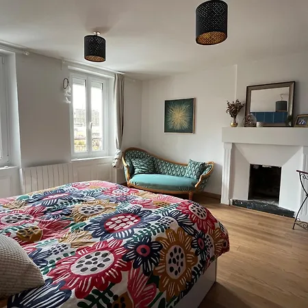 Holiday home Maison En Pierre Avec Jacuzzi