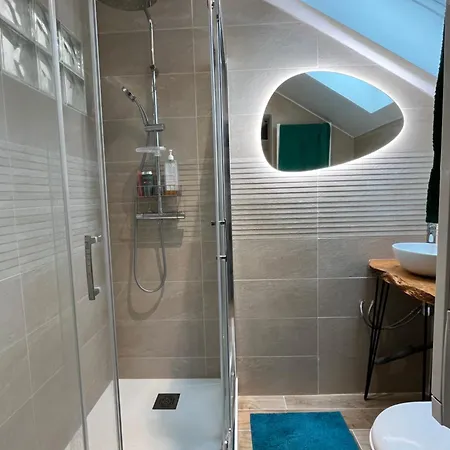 Maison En Pierre Avec Jacuzzi Nyaraló *