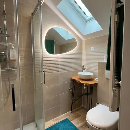 Maison En Pierre Avec Jacuzzi Holiday home